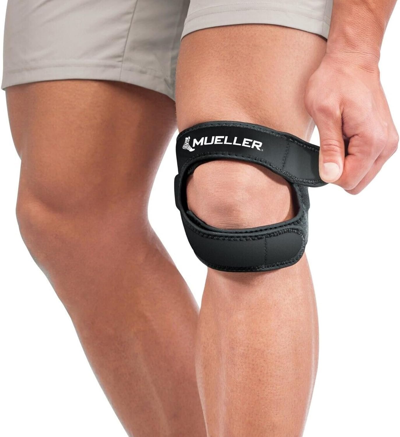 MUELLER Sports Medicine Adjustable Max Knee Single Strap for Men and Women, Compression & Pain Relief Support for Osgood-Schlatter’s, Runner’s Knee, Patellar Tendinitis, Black